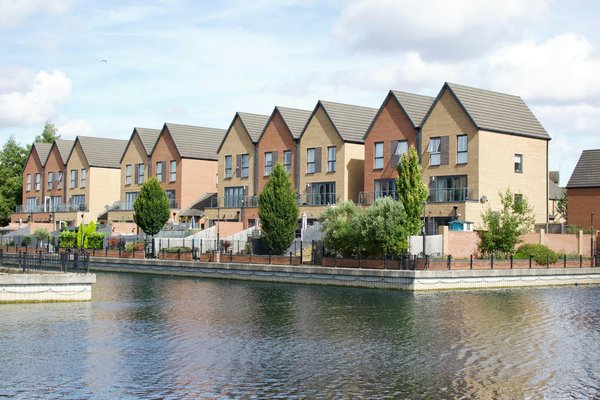 Surmonter les Défis : Astuces et Stratégies pour Restaurer une Fermette Authentique